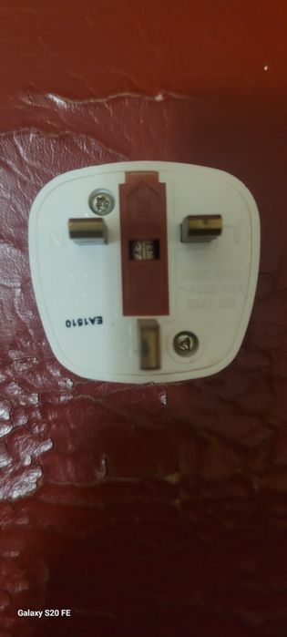 Adaptor priza UE-UK