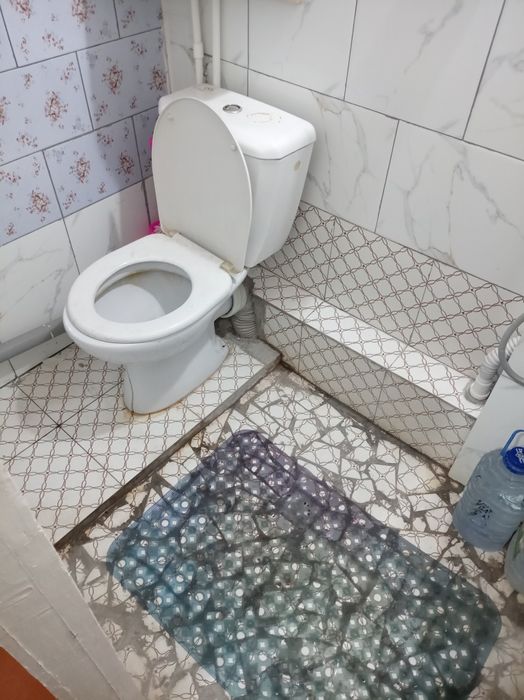 Ижарага 1 хонали уй барча шароитлари уй ичида. Яшаш хонаси битта