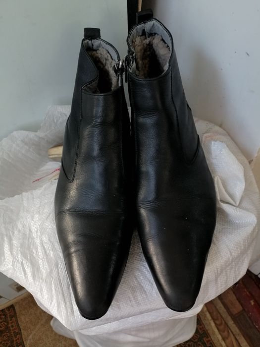 Продам кожаные казачки.