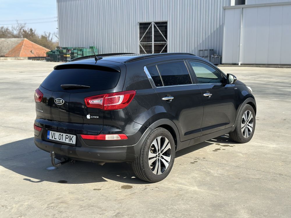 Kia Sportage 2.0 CRDI • 4x4 • Automata • Navigatie • Panoramic •