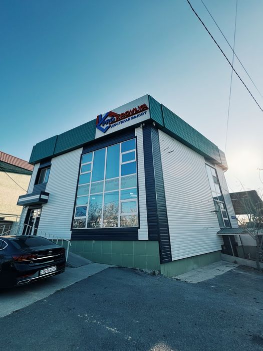 Сдается двухэтажное здание под офис с подвальным складом