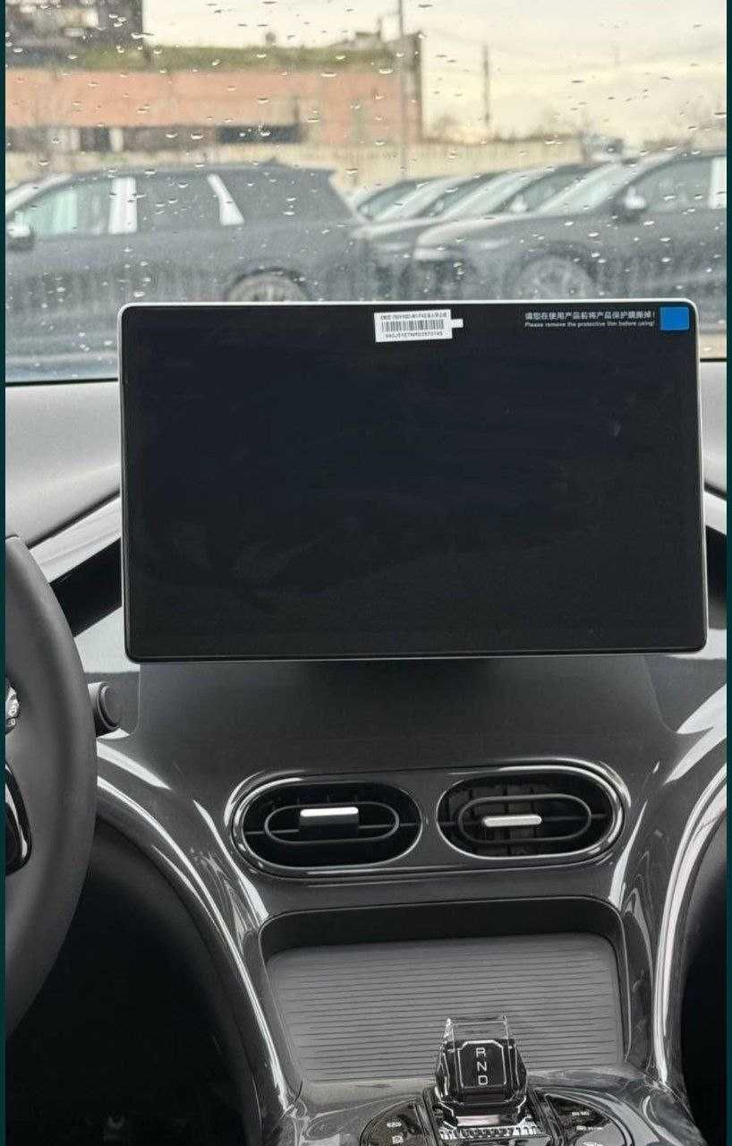 BYD e2 elektromobil chegirma narxda harid qilin