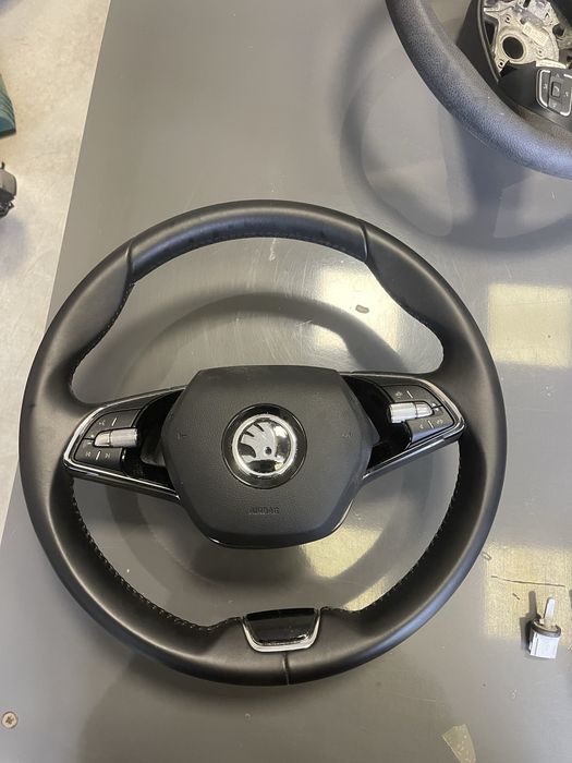 Продавам волан с airbag за Škoda