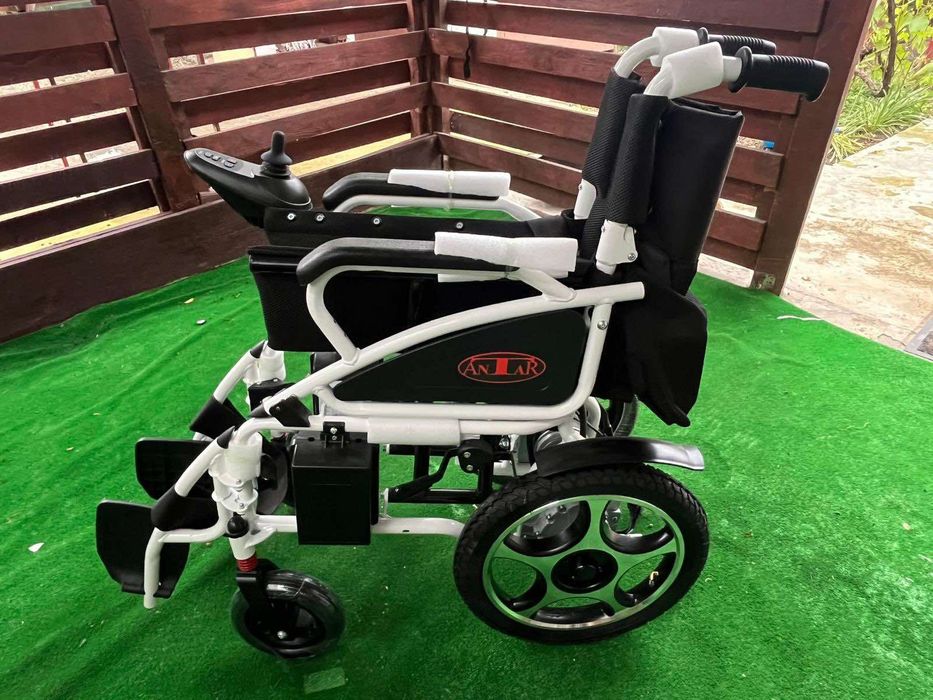 Cărucior electric pentru persoane cu dizabilități
