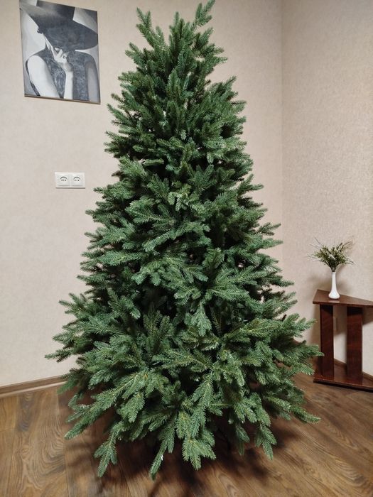 Искусственная новогодняя ёлка Императорская - это наш топ продаж.