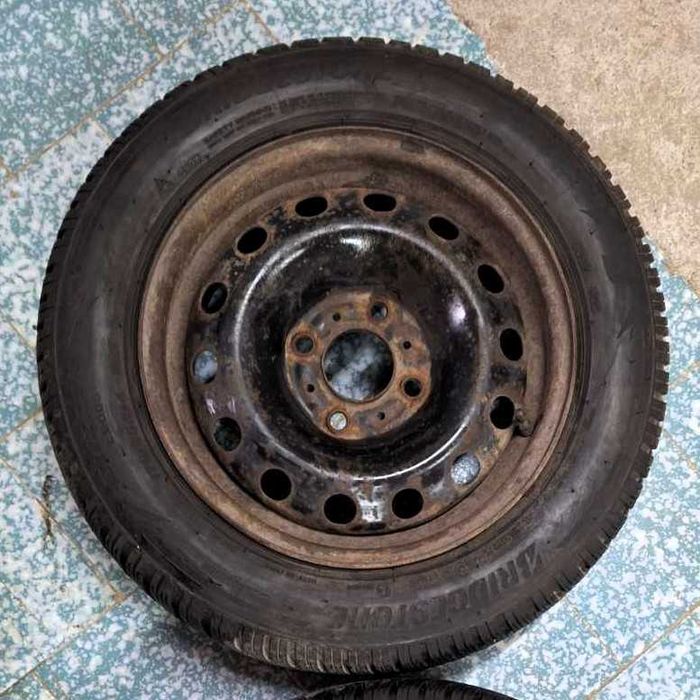 Зимни гуми Bridgestone 175/65 R14 с джанти за Peugeot 306 - 2 броя