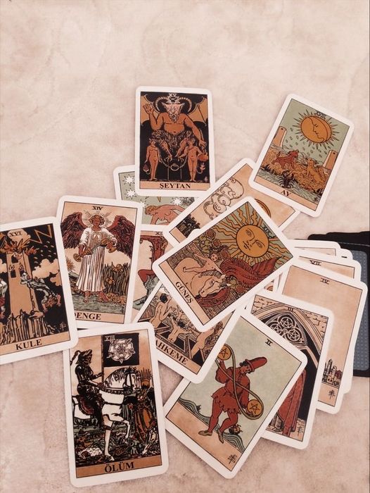 Ghidare în Iubire – Citire de Tarot + Compatibilitate Numerologică