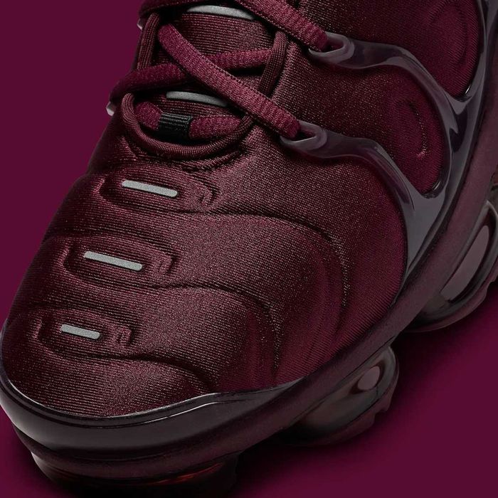 Vapormax Plus Maroon NIKE Bestseller