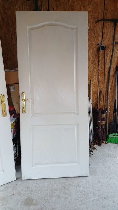 Uși de interior albe