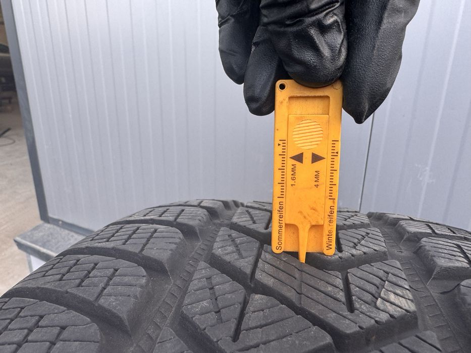 Зимни гуми Pirelli Scorpion 235/60 R18