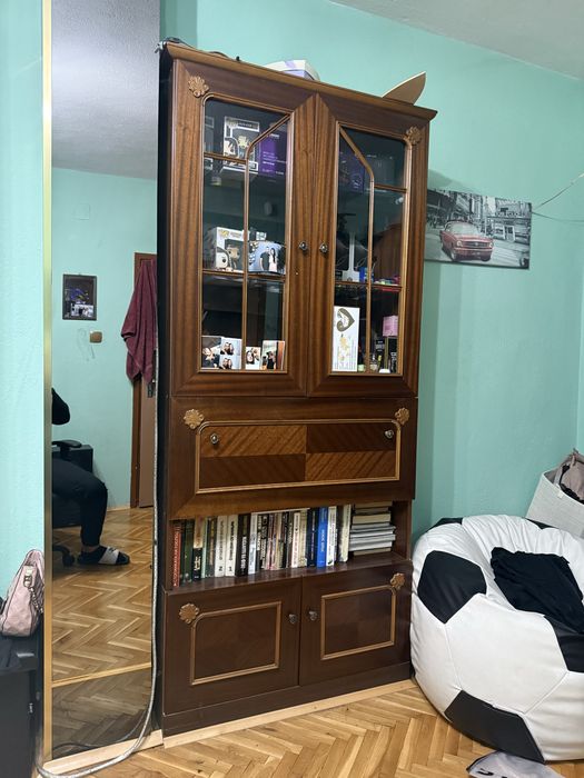 Подарявам секция за хол