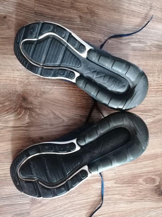 Vând adidași Nike originali