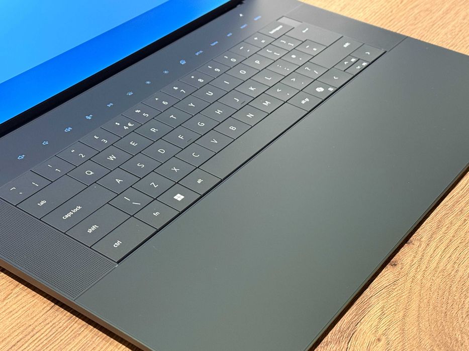 Laptop Dell XPS 16 9640 FHD+ 120Hz Intel Ultra 7 155H 16GB Ram 1TB SSD