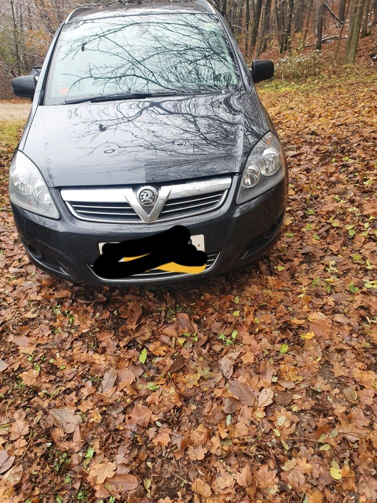 Dezmembrez Opel Zafira 1.7 tdci 2011