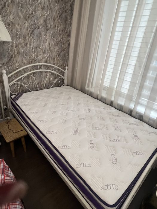 Матрас в идеальном состоянии (1.20м х 2м)
