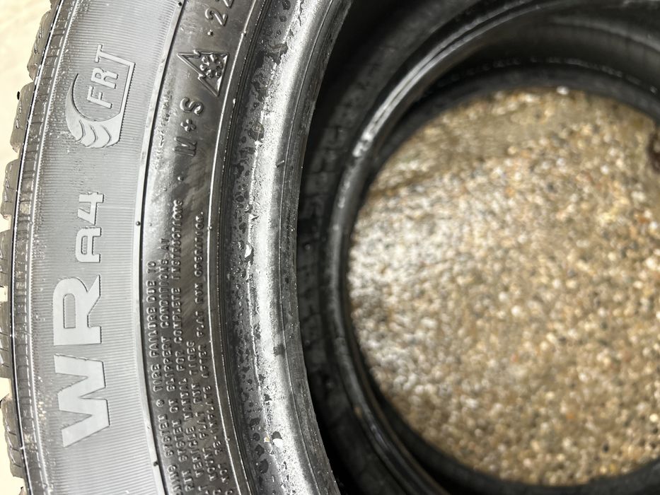 225 50 17 Nokian rft iarna