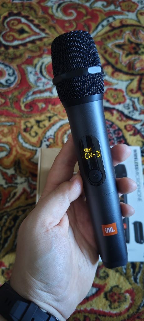 Продам микрофон jbl