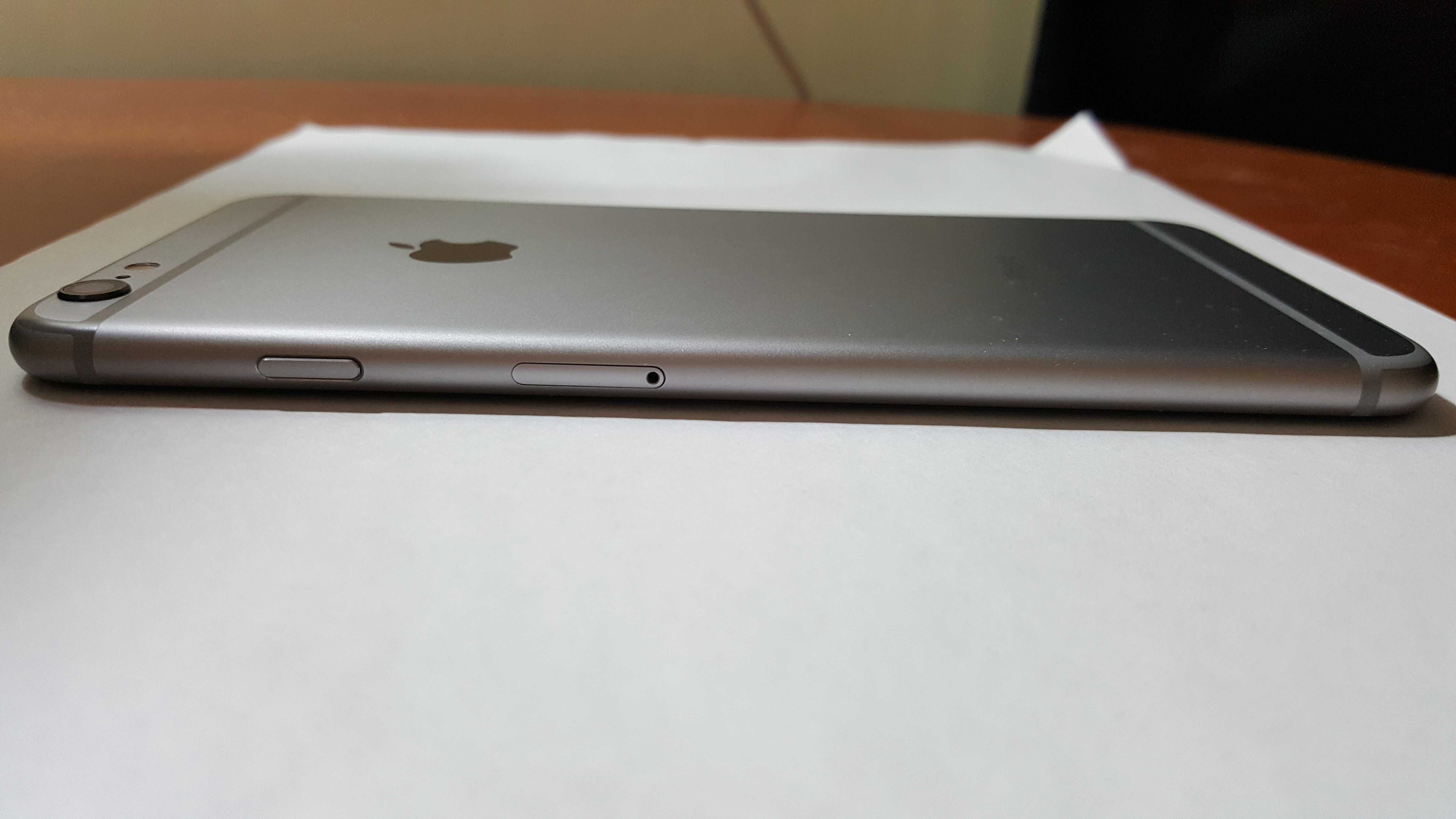 iPhone 6 Plus, идеальное состояние, 2 чехла в подарок