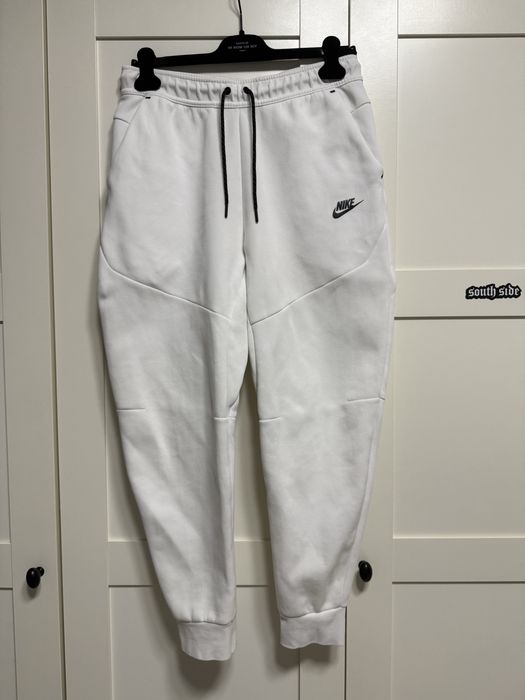 pantaloni nike tech