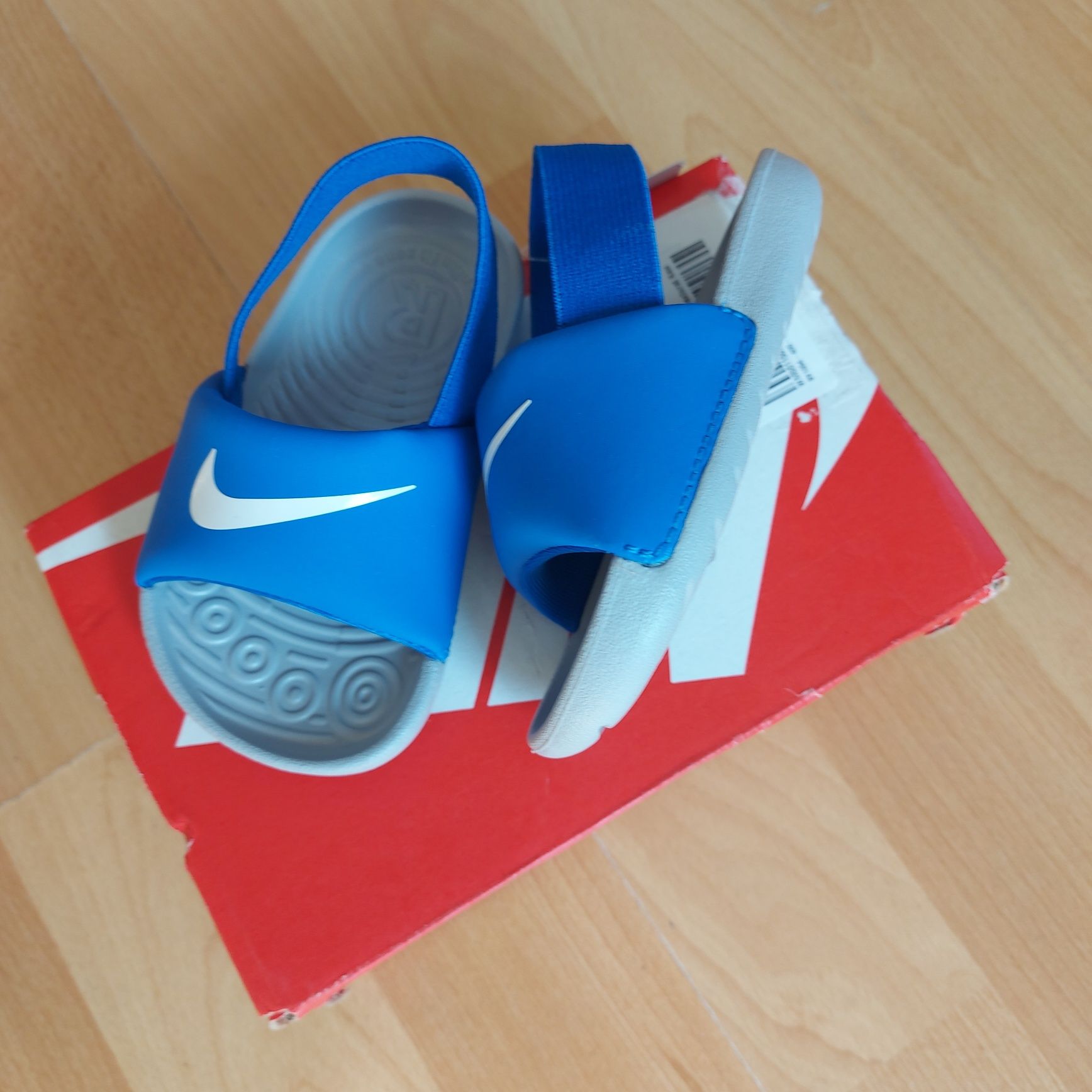 Нови сандали Nike