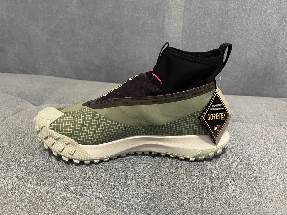 Nike ACG Gore-Tex "Mountain Fly"Clay Green nr 40