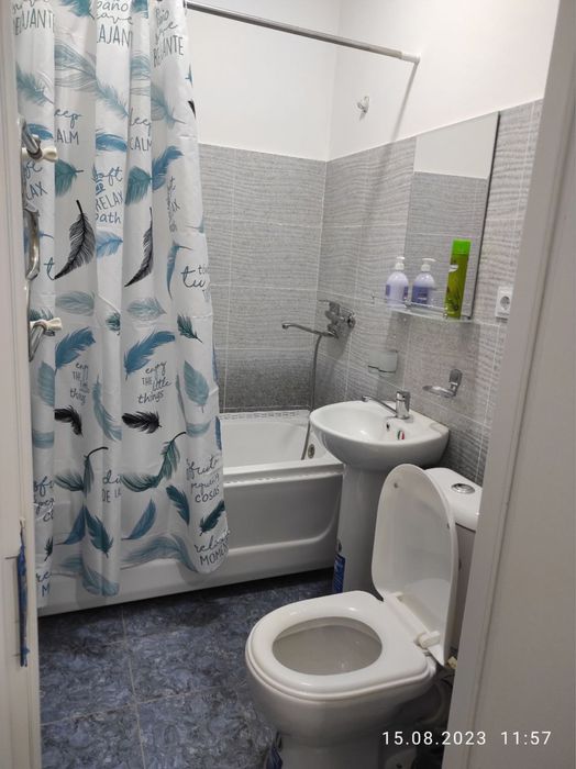 Продаётся 3-комнатная новостройка во 2-м микрорайоне, срочно!