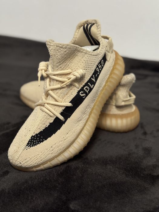 Vând Adidas Yeezy Boost 350 V2 – NOI, nepurtați, stare impecabilă