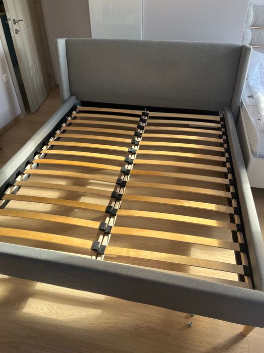 Спалня с матрак като нови