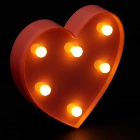 LED лампа червено сърце