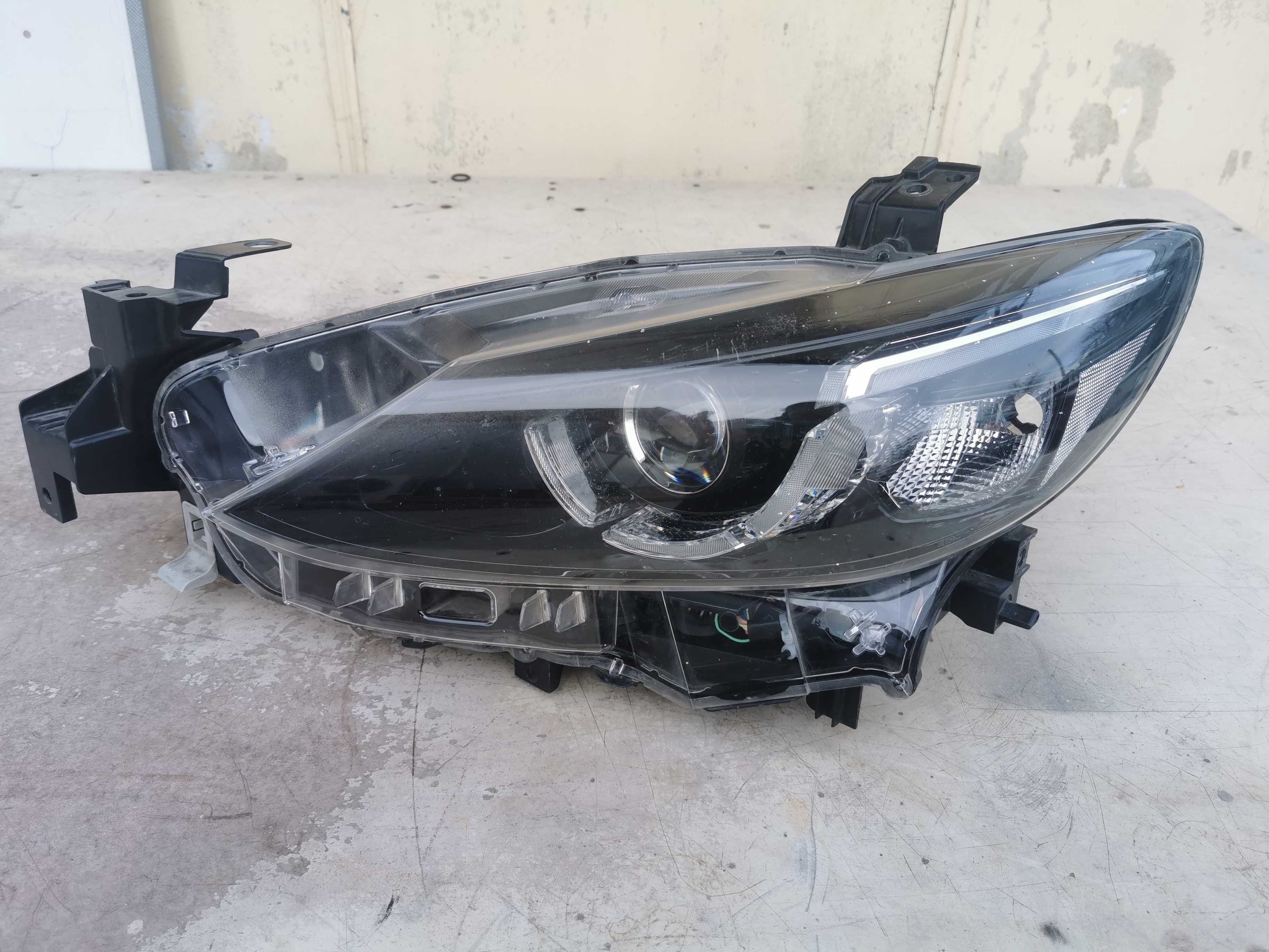 Ляв Фар led mazda 6 след 2015 2016 г.