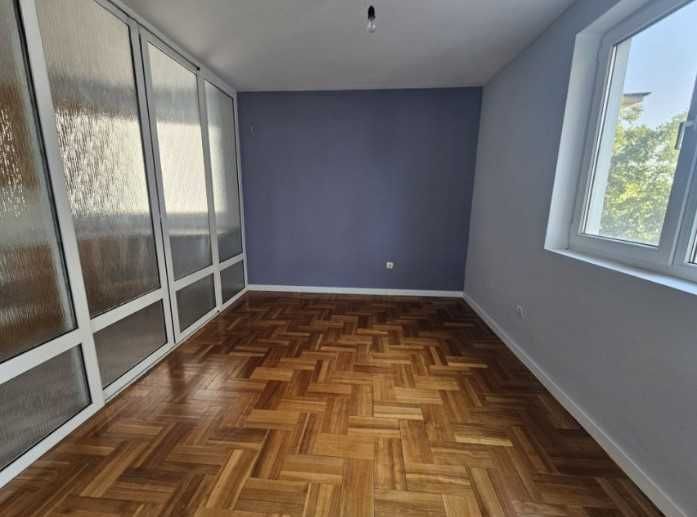 Дава се под наем Тристаен апартамент в София, Изток - 90 кв.м за 750 € - Снимка #1