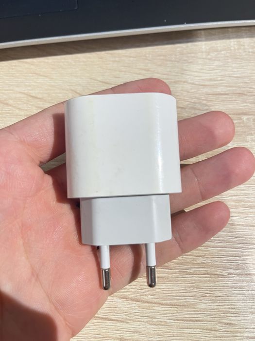 Зарядка для айфона