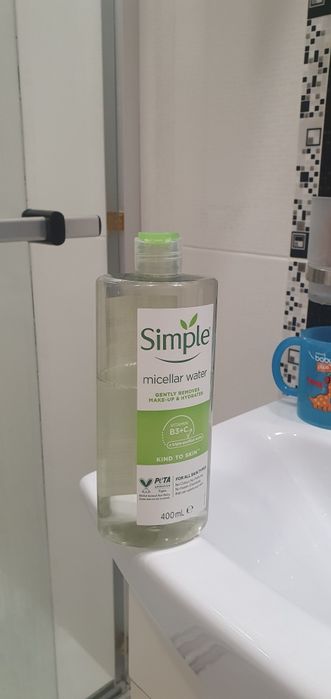 Simple micellar water