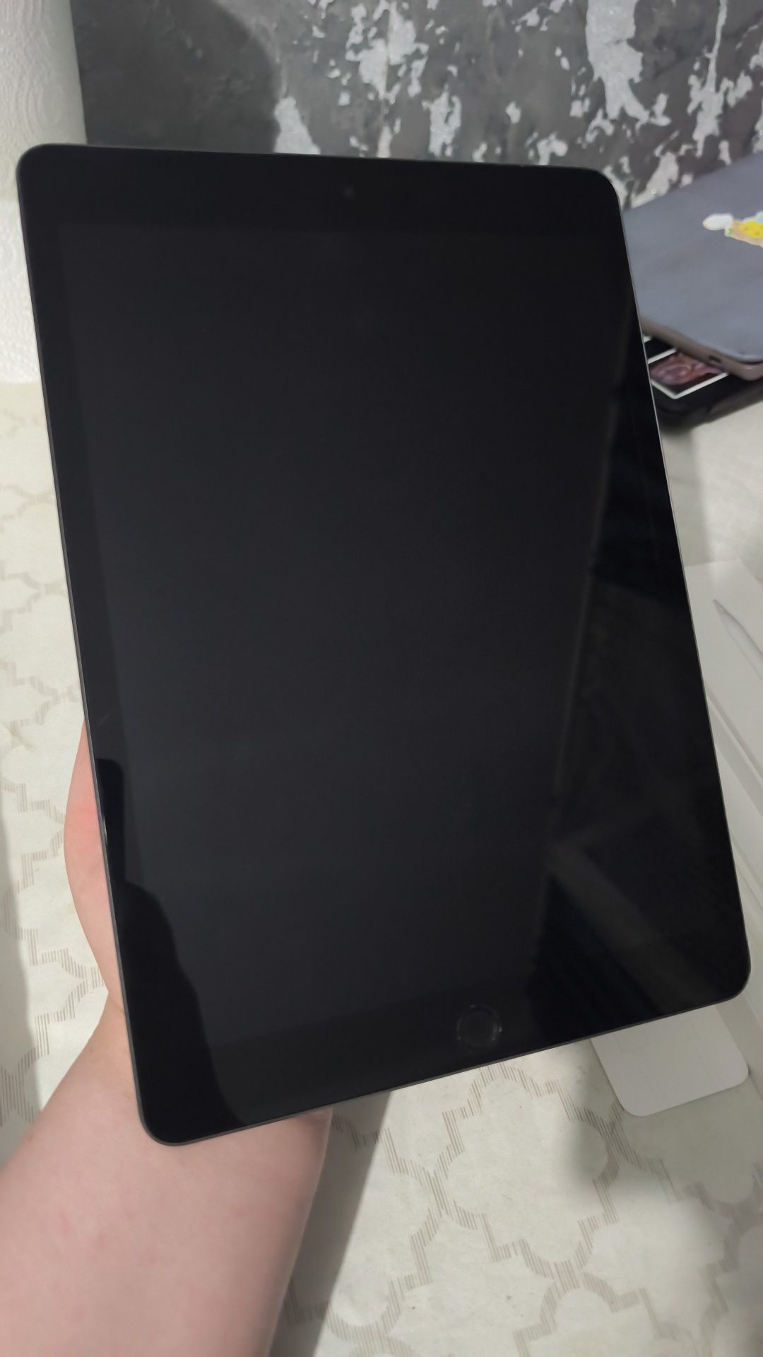iPad 9 generation 256 gb , apple pencil 1 generation
