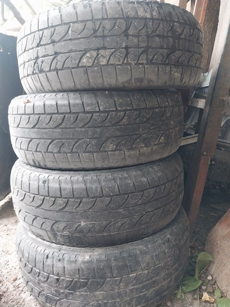 Автошины 235/60R16