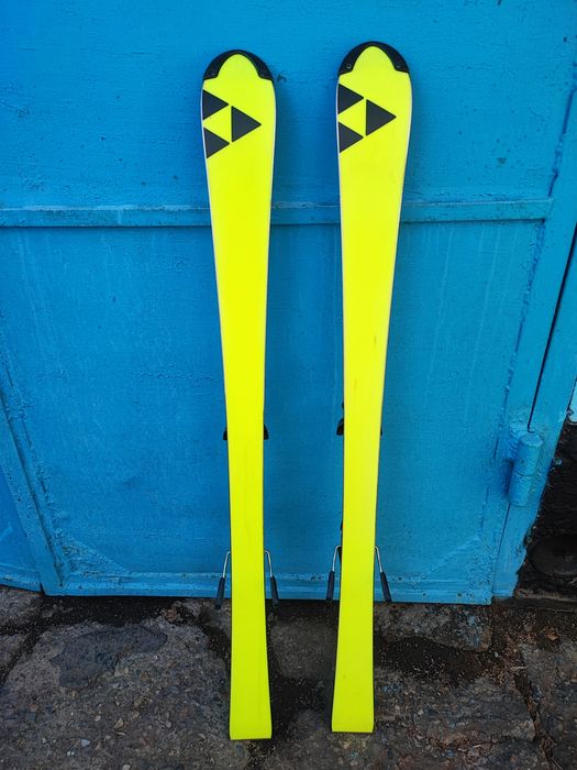 Продам горные лыжи