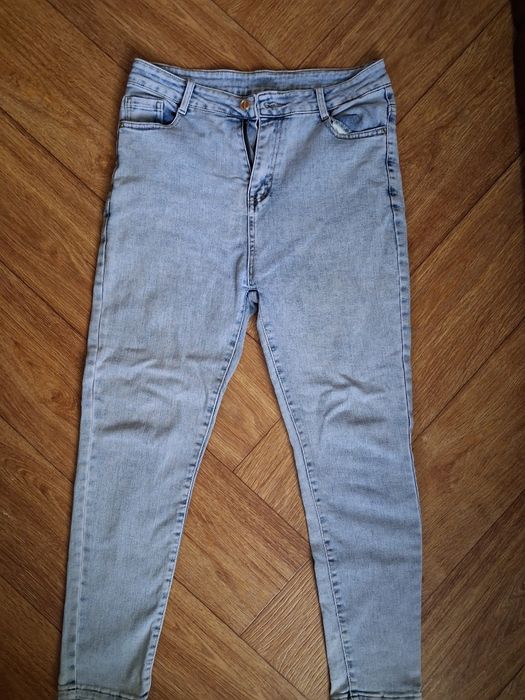 Продам джинсы женские 33