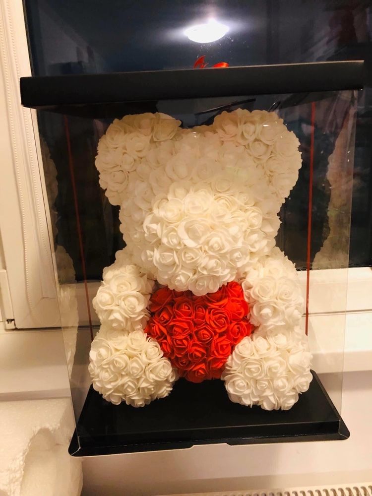 Figurina ursulet alb cu inima rosie de 40 cm 170 lei