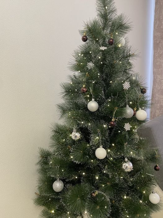 Продам елку с игрушками + Гирлянда