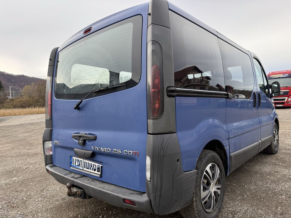 Opel  Vivaro 2.5