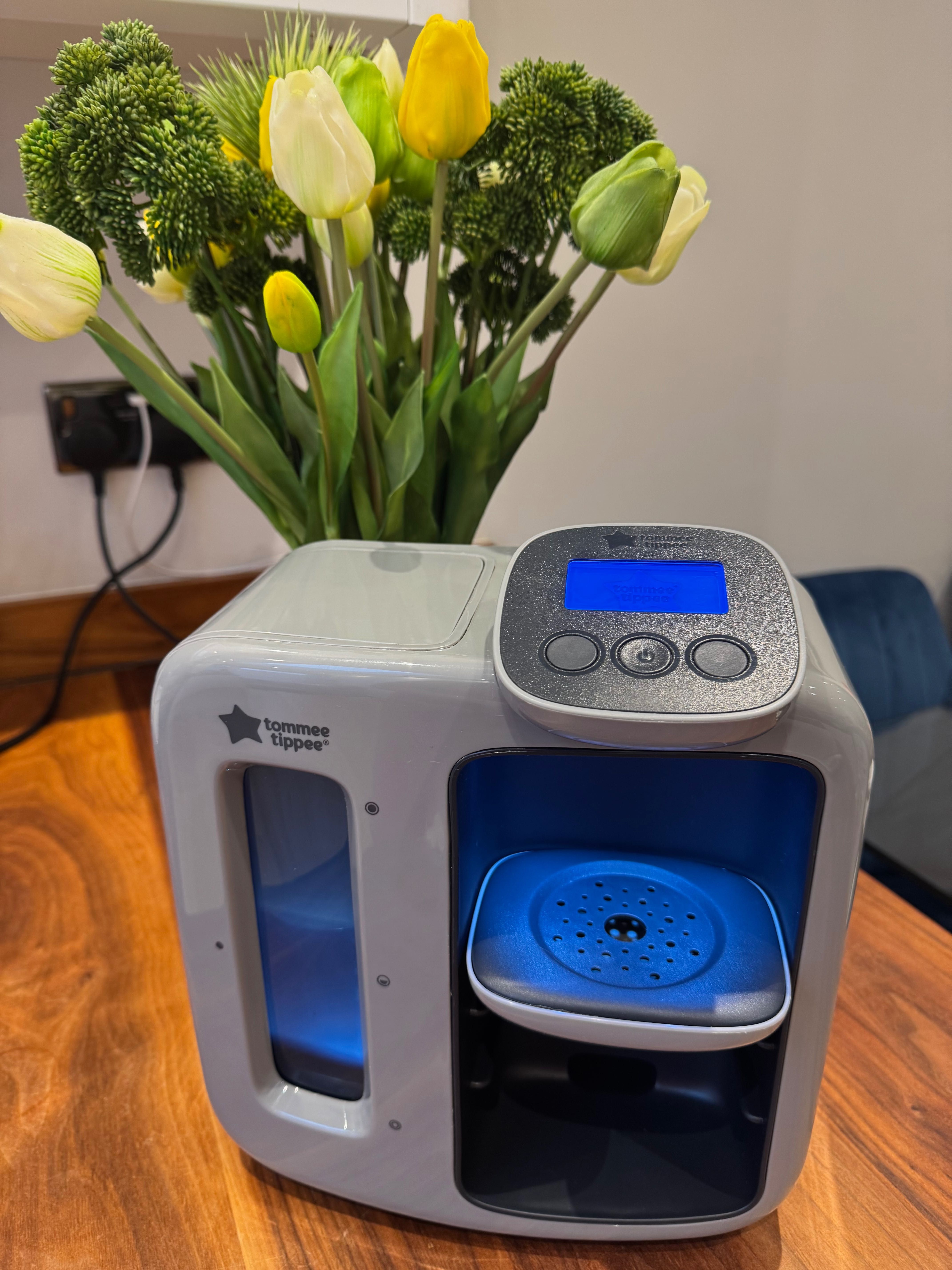 Електрически уред за приготвяне на адаптирано мляко Tommee Tippee