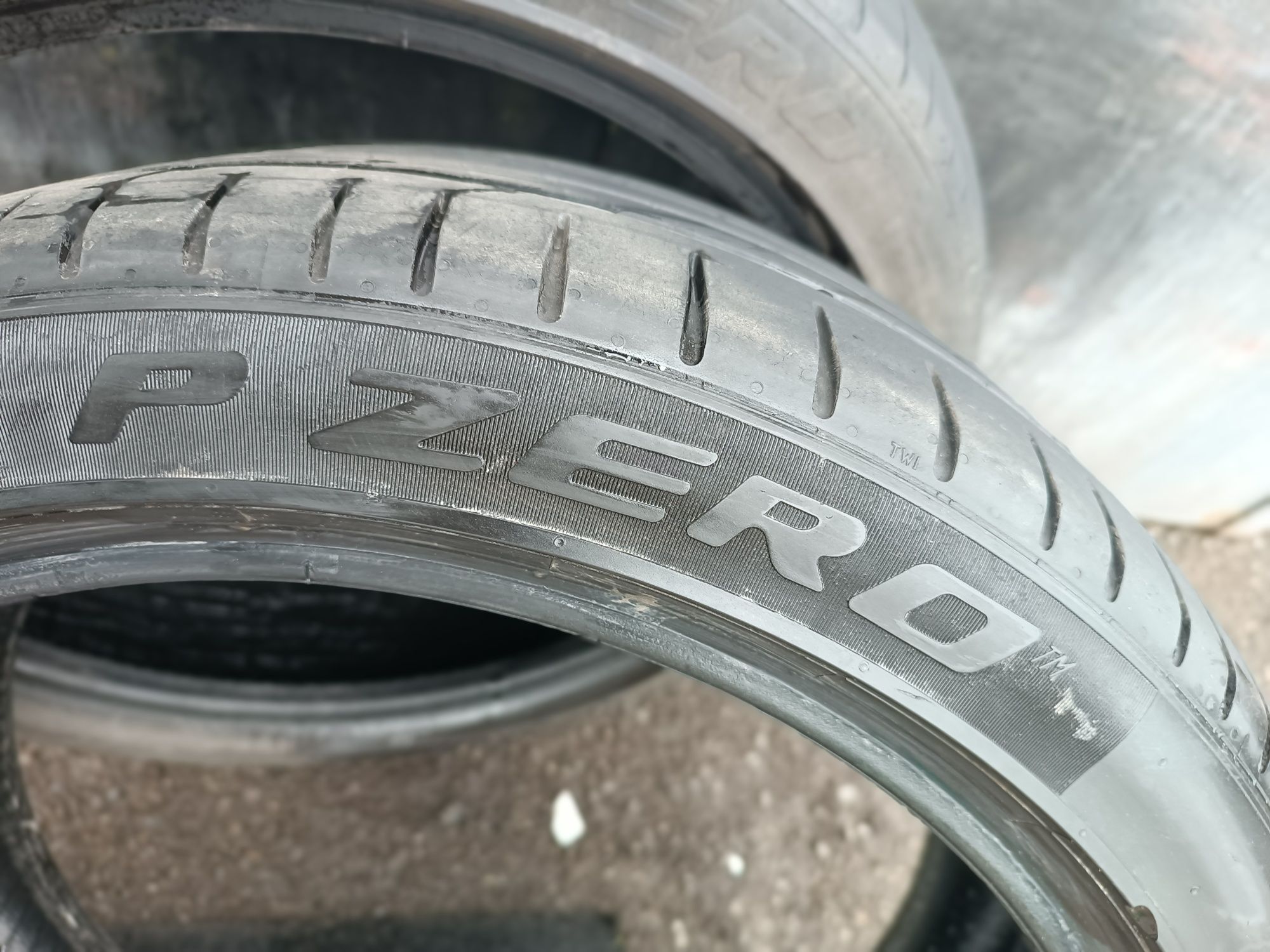 245/40/19 Pirelli