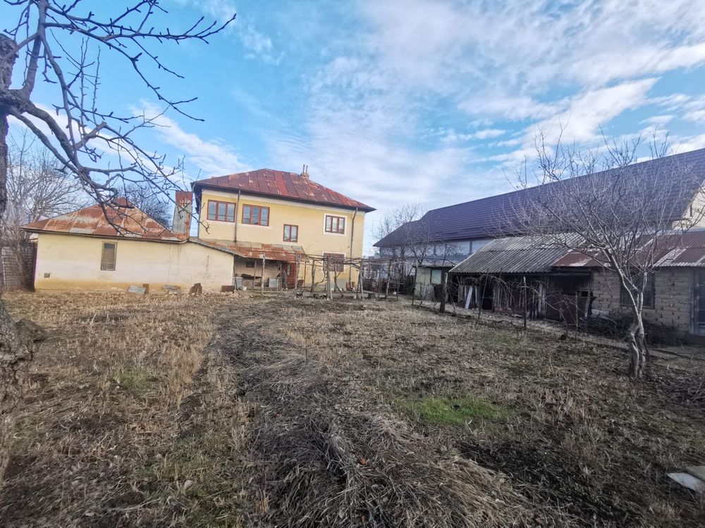 Casa de vanzare  str fratii golesti Corabia