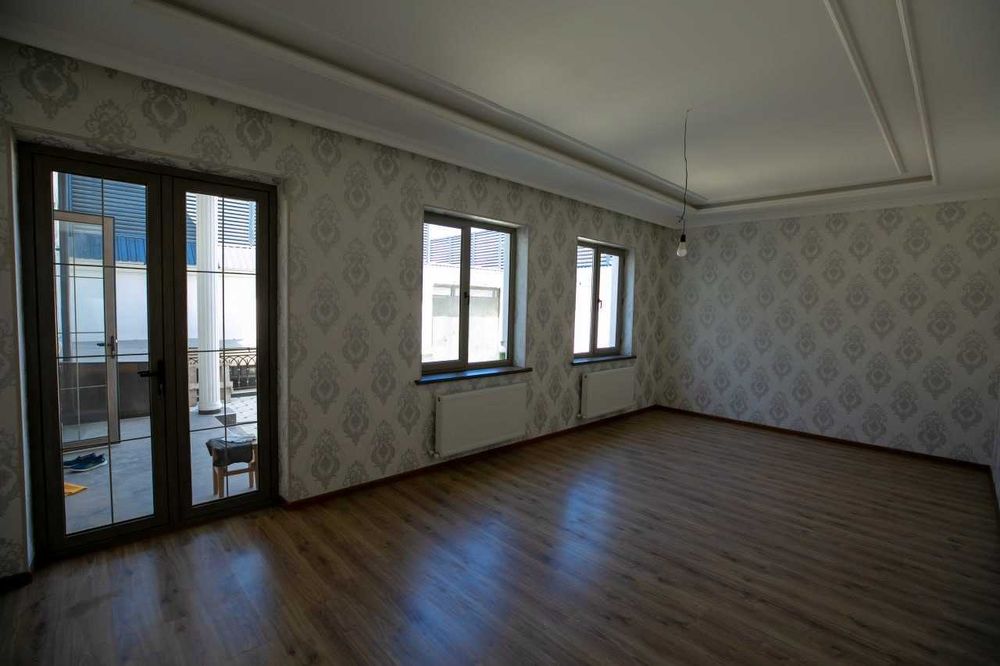 СРОЧНО ПРОДАЮ ЕВРО ДОМ в Янгихаётском р-н, Бинокор, 2,5 соток земли