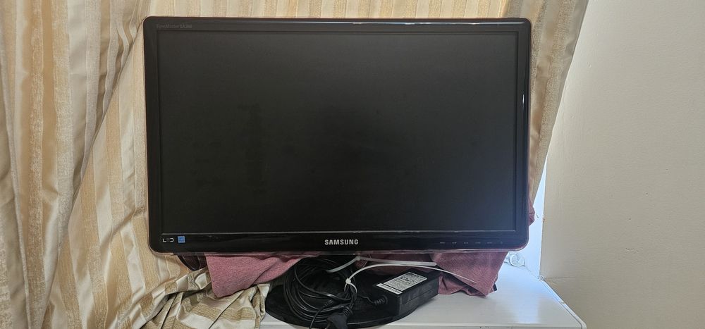 Монитор 24 дюйма Samsung