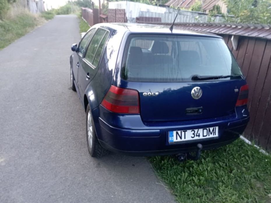 Vând golf 4 !!1.6 benzina