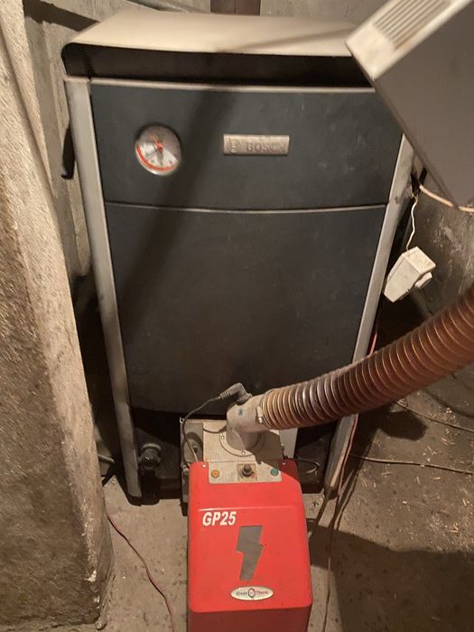 Котел Bosch 25 с горелка на пелети
