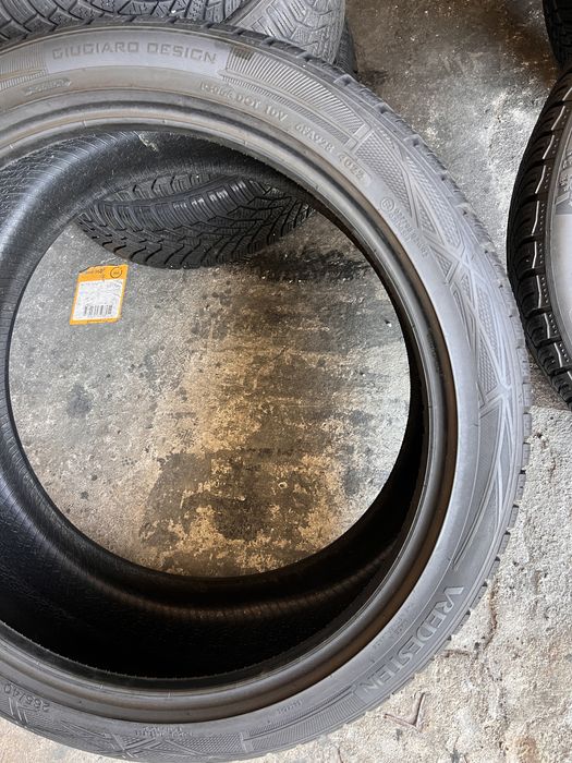 4 anvelope iarna 265/40/22 , Vredestein , DOT 4022