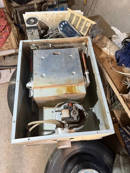 Продается на запчасти Газовый кател Теплоросс