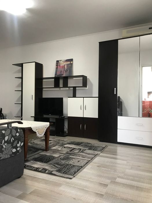 De închiriat apartament cu două camere – Zona Dacia